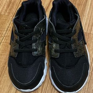 Hurrache toddler sneakers. Size 10